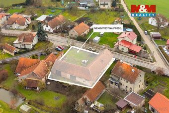 Na okraji malebné obce Dobříkov nabízíme pozemek se samostat