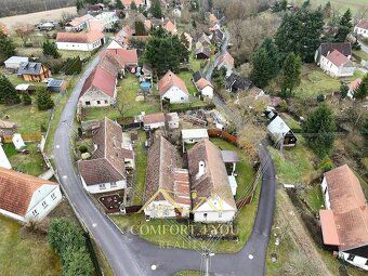 Ev.č. 00030 Nabízíme k prodeji rodinný dům v obci Chvalatice
