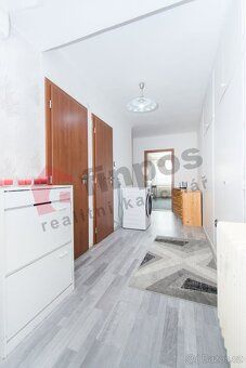Nabízíme k prodeji byt 2+1 o celkové ploše 65 m² ve 2. nadze
