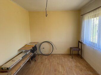 LOKALITA NENÍ ELEKTRIFIKOVÁNA A CHATA TAK NELZE PŘIPOJIT K D