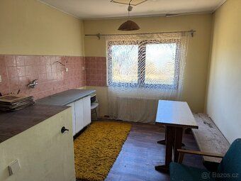 LOKALITA NENÍ ELEKTRIFIKOVÁNA A CHATA TAK NELZE PŘIPOJIT K D