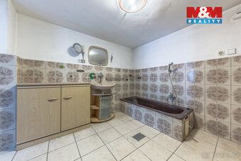 Exkluzivně nabízíme k prodeji rodinný dům s garáží o dispozi