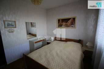 +popl. 3000, , Reality 11 Vám zprostředkují Nabízíme k dlouh