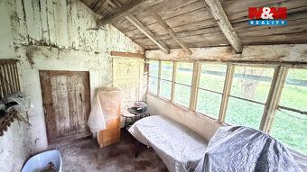 Nabízíme k prodeji ideální polovinu rodinného domu ve Studen