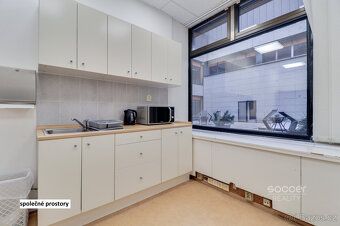 Pronájem reprezentativní kanceláře 33,45 m2 v druhém patře a