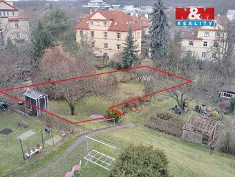 Byt ve zvýšeném přízemí po celkové rekonstrukci, s obytnou p