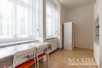 Nabízíme k prodeji útulný byt o dispozici 2+kk, který se nac