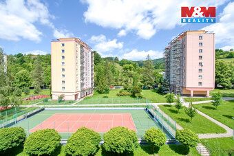 Nabízíme k prodeji byt 3+1 o ploše 73 m2 se zasklenou lodžií