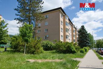 Nabízíme k prodeji byt 3+1 o ploše 73 m2 se zasklenou lodžií