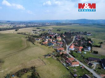 Nabízím k prodeji stavební pozemek 949 m² v klidné části obc