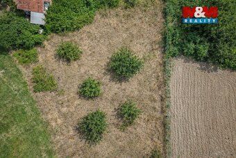 Nabízíme k prodeji stavební pozemek o výměře 1 185 m² v klid