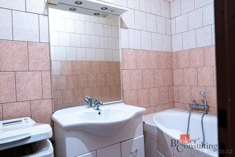 Prodej bytu 2+1 v centru AšeSvětlý byt 2+1 o ploše 56 m² se 