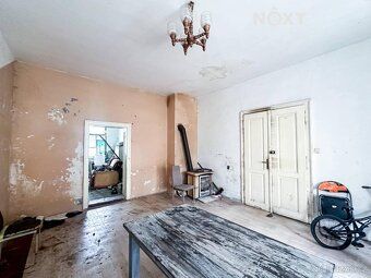 Rodinný dům k rekonstrukci v klidné ulici pár kroků od náměs