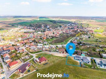 Ev.č. 100185 Poznejte stavební pozemek kousek od Znojma, kte