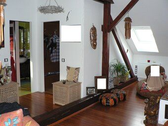 PRONÁJEM BYTU 63m2 NÁCHOD 🏡 Podkrovní byt v rodinném domě 63