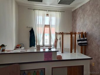 Pronajmu nebytový prostor 75m2, ve 3.NP cihlového domu s výt
