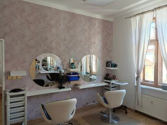 Pronajmu nebytový prostor 75m2, ve 3.NP cihlového domu s výt