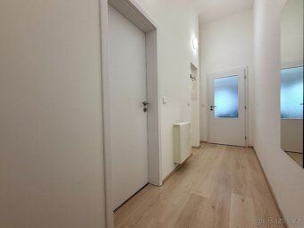 Pronájem moderního bytu 1+kk o velikosti 33 m2 v Olomouci. C