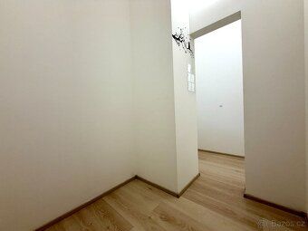 Pronájem moderního bytu 1+kk o velikosti 33 m2 v Olomouci. C