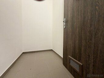 Pronájem moderního bytu 1+kk o velikosti 33 m2 v Olomouci. C