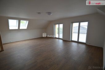 +popl. 3500, +elektřina, pronájem 3kk 87m² Podolanka, U Pejř