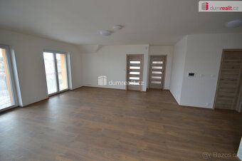 +popl. 3500, +elektřina, pronájem 3kk 87m² Podolanka, U Pejř