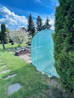 Nabízíme k prodeji zahradu s chatou o výměře 220 m² v klidné