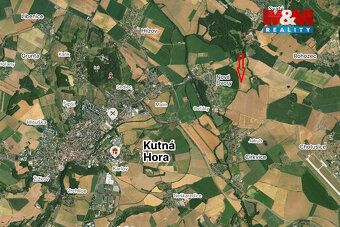 Nabízíme k prodeji oplocený pozemek o výměře 18 000 m² v kat