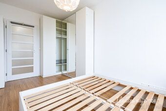 K dlouhodobému podnájmu Vám nabízíme krásný, světlý, klimati