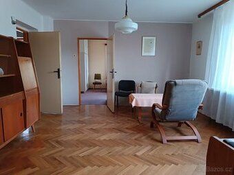 Nabízíme k dlouhodobému pronájmu rodinný dům 3+1 na okraji P
