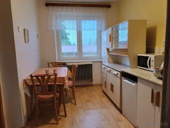 Nabízíme k dlouhodobému pronájmu rodinný dům 3+1 na okraji P