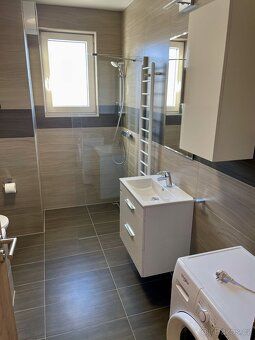 Nabízíme k pronájmu moderní byt 2+kk o velikosti 75,5 m 2 v 