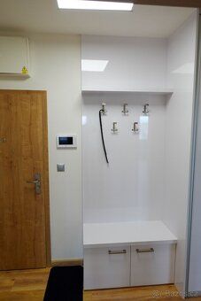 Nabízíme k pronájmu moderní byt 2+kk o velikosti 75,5 m 2 v 