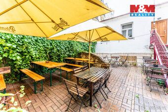 Zavedený bar na Vinohradech k převzetí – kompletně vybavený 