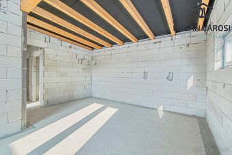 Hrubá stavba jednopodlažního rodinného domu 4+KK s možností 