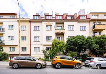 K dlouhodobému podnájmu nabízíme moderní, klimatizovaný byt 