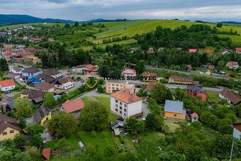 Bydlení jako v domě. Zahrada, garáž a soukromí, které u bytu