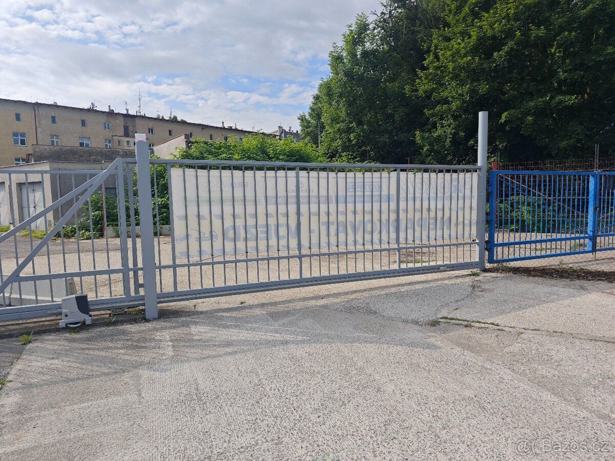 NENÍ MOŽNÉ PARKOVÁNÍ PRO KAMIONY.
Nabízíme k pronájmu zpevně