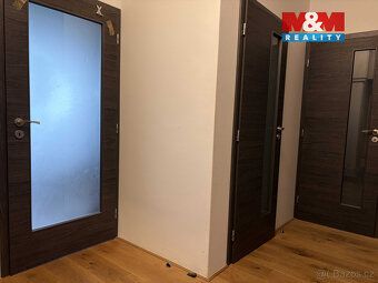 Nabízíme Vám ke koupi moderní byt 3+kk s prostornou lodžií, 