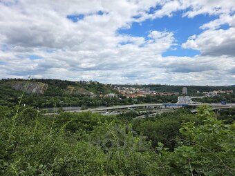 Ev.č. 01793 Prodej podílu id. 1/4 domu 430 m2 a pozemku 725 