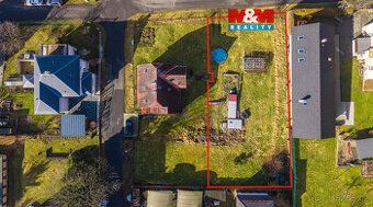 Prodej pozemku k bydlení 800 m² v centru obce Stráž nad Niso