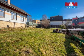 Prodej pozemku k bydlení 800 m² v centru obce Stráž nad Niso