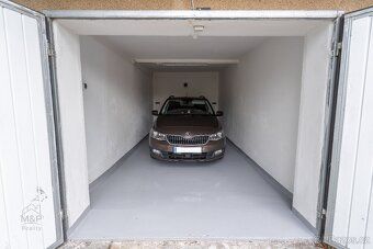 Nabízíme k prodeji zděnou řadovou garáž o výměře 21 m² v atr