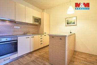 Nabízíme k prodeji byt 2+kk ve Všemině ve 3. patře. Apartmán