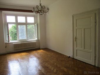 Pronájem prostorného,slunného,teplého bytu 2+1 ve 2.poschodí