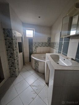 Nabízíme pronájem domu v obci Hněvotín, okrese Olomouc. Dům 