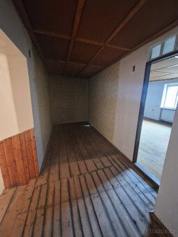 Nabízíme pronájem domu v obci Hněvotín, okrese Olomouc. Dům 