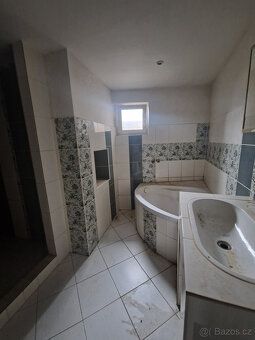 Nabízíme pronájem domu v obci Hněvotín, okrese Olomouc. Dům 