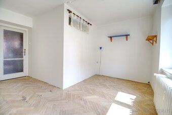 Nabízíme k dlouhodobému pronájmu světlý a nově upravený byt 