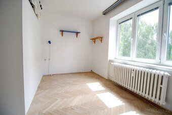 Nabízíme k dlouhodobému pronájmu světlý a nově upravený byt 